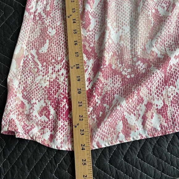 Cabi Blouse Womens Extra Small Pink Bethany Snake Print Top 5708 Balloon Sleeve - Picture 10 of 10